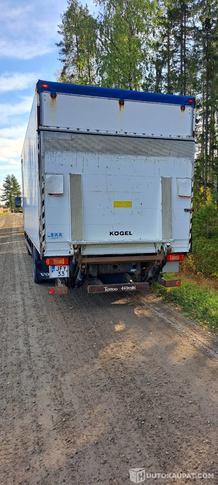 Volvo FL 220, 2000 Umpikorinen kuorma-auto, Kruunupyy - Dobozos felépítményű teherautó: 3 kép. Volvo FL 220, 2000 Umpikorinen kuorma-auto, Kruunupyy - Dobozos felépítményű teherautó: 3 kép.