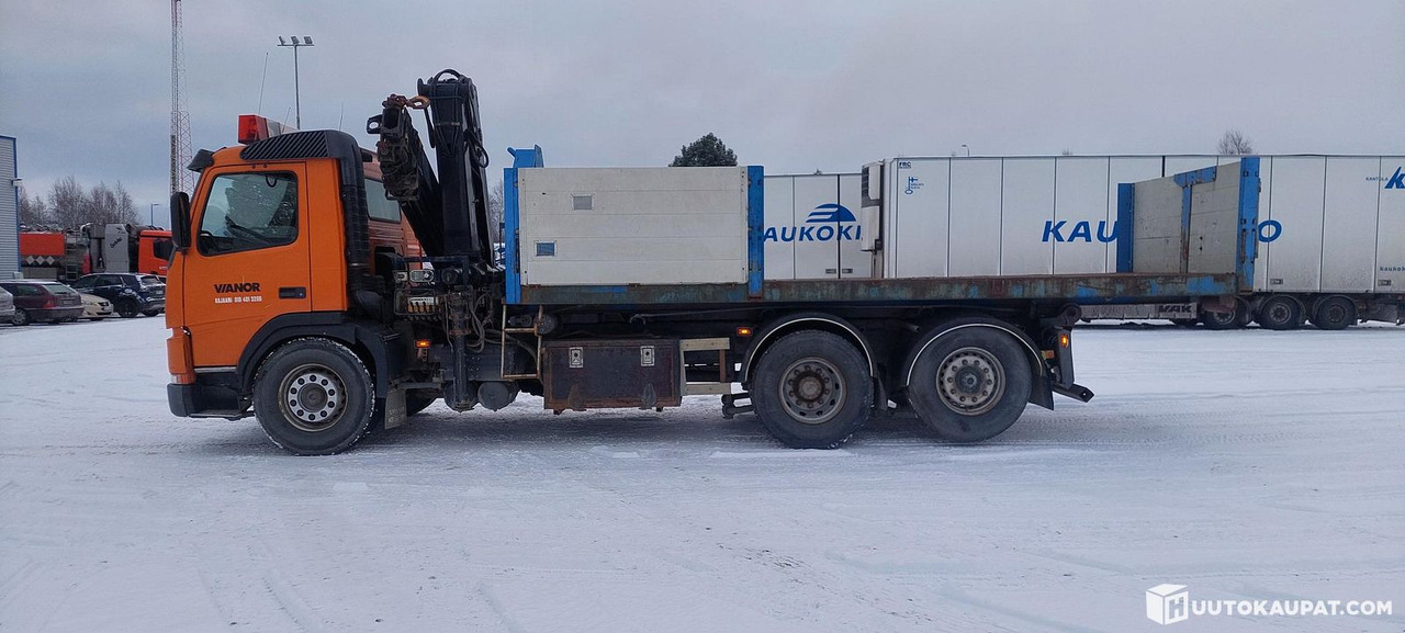 Volvo FM7, 1999, Kajaani - Platós teherautó, Darus autó: 4 kép. Volvo FM7, 1999, Kajaani - Platós teherautó, Darus autó: 4 kép.
