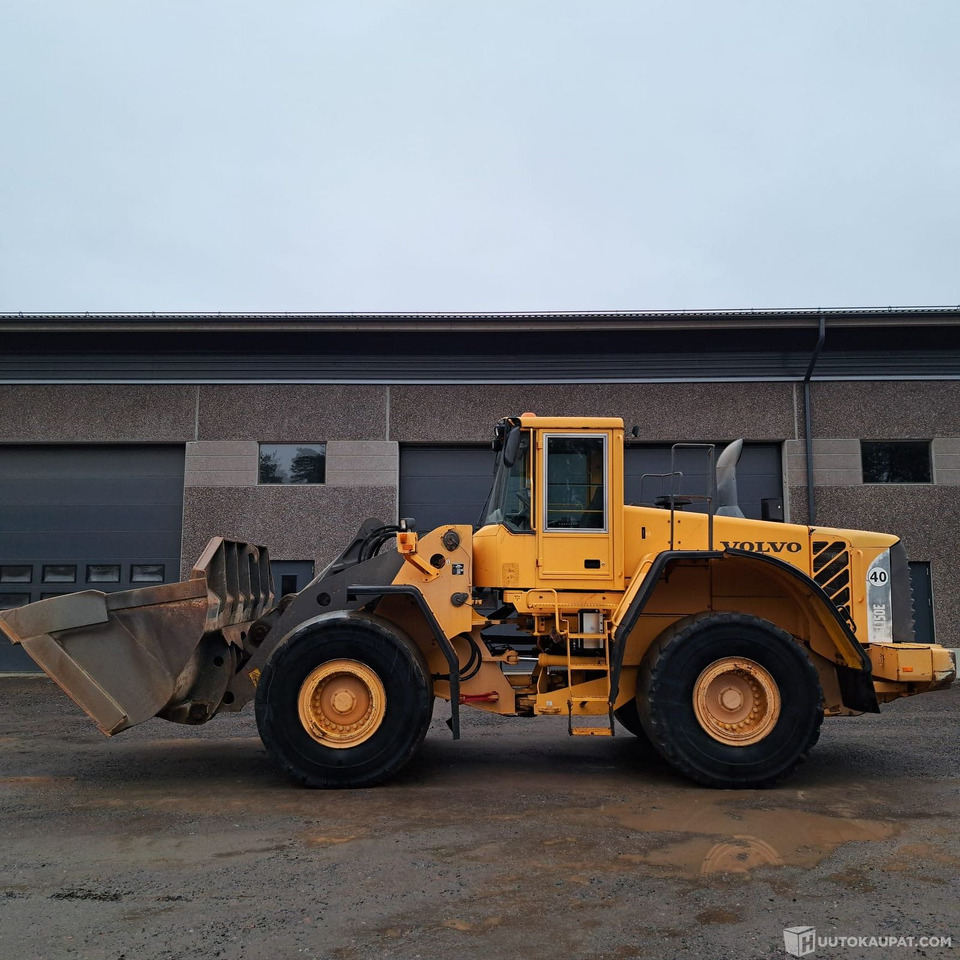 Volvo L 150 E, 2006 Pyöräkuormaaja, Oripää - Gumikerekes homlokrakodó: 4 kép. Volvo L 150 E, 2006 Pyöräkuormaaja, Oripää - Gumikerekes homlokrakodó: 4 kép.