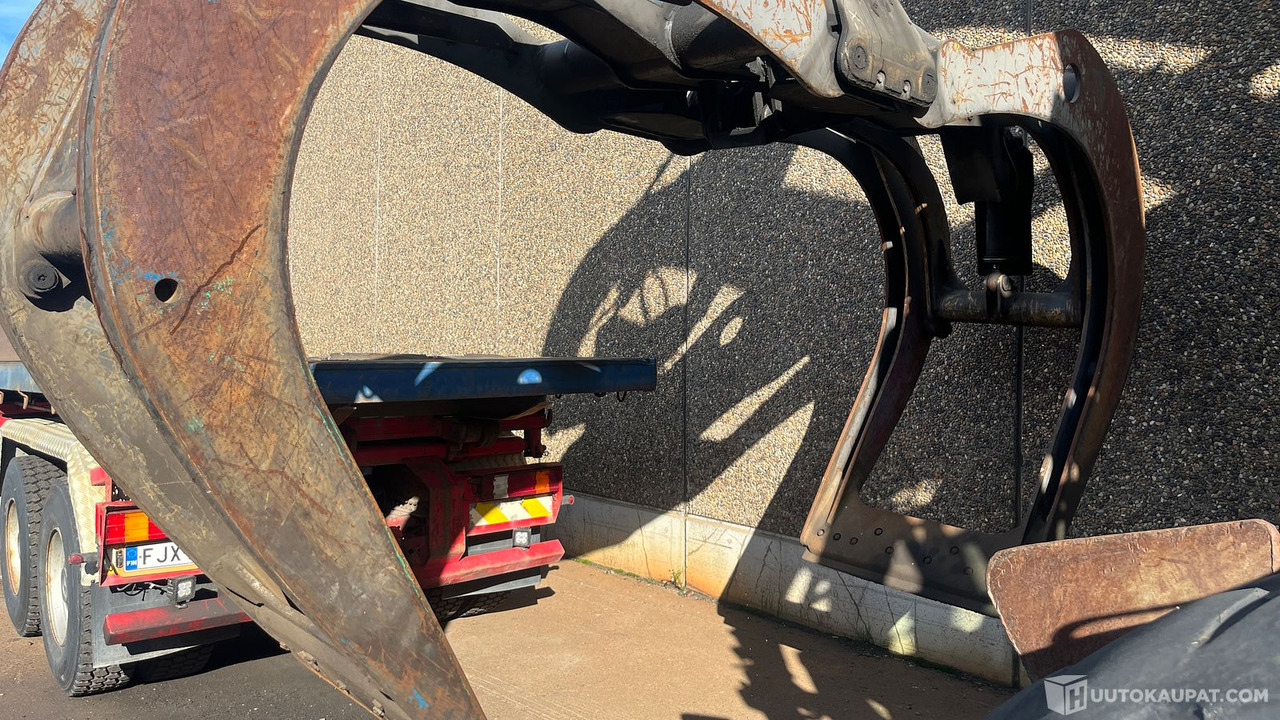 Volvo L180F Highlift, Hamina - Gumikerekes homlokrakodó: 4 kép. Volvo L180F Highlift, Hamina - Gumikerekes homlokrakodó: 4 kép.