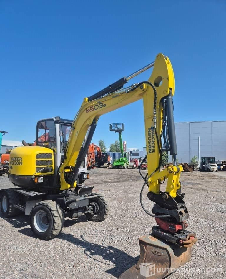 Wacker Neuson 6503, 2008, 4 860 h Kaivinkone + Peräkärry, Oulu - Minikotró: 5 kép. Wacker Neuson 6503, 2008, 4 860 h Kaivinkone + Peräkärry, Oulu - Minikotró: 5 kép.