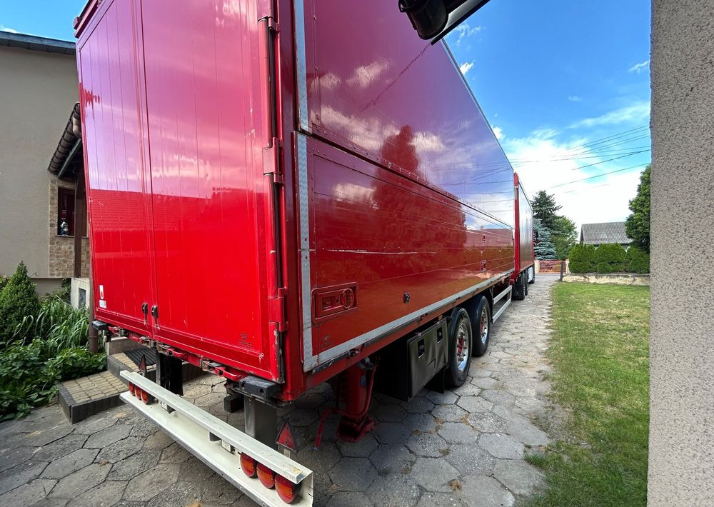DAF XF 510 NAPOJÓWKA z Niemiec Retarder TOP ALUFELGI / FULL OPCJA / super space 106.510 106.460 480 530 najlepszy motor 6x2 26.510 26.460 - Ponyvás teherautó: 3 kép. DAF XF 510 NAPOJÓWKA z Niemiec Retarder TOP ALUFELGI / FULL OPCJA / super space 106.510 106.460 480 530 najlepszy motor 6x2 26.510 26.460 - Ponyvás teherautó: 3 kép.