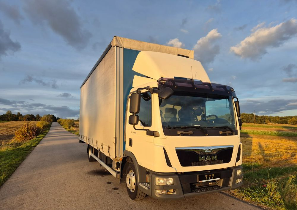MAN TGL 12.250 6.2m 7.6m HAK AUTOMAT KLIMA 12000kg ESP EURO 6 mega / TOP STAN / okazja nauka jazdy MOŻLIWOŚĆ DOSTOSOWANIA elka - Ponyvás teherautó: 2 kép. MAN TGL 12.250 6.2m 7.6m HAK AUTOMAT KLIMA 12000kg ESP EURO 6 mega / TOP STAN / okazja nauka jazdy MOŻLIWOŚĆ DOSTOSOWANIA elka - Ponyvás teherautó: 2 kép.
