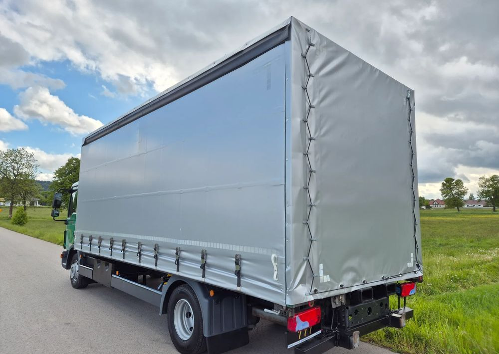 MAN TGL 12.250 6.2m AUTOMAT KLIMA z Niemiec ESP nowe opony EURO 6 / 4.75 rozstaw / zawiesie na wózek widłowy / TOP STAN / okazja nauka jazdy MOŻLIWOŚĆ DOSTOSOWANIA 12t - Ponyvás teherautó: 5 kép. MAN TGL 12.250 6.2m AUTOMAT KLIMA z Niemiec ESP nowe opony EURO 6 / 4.75 rozstaw / zawiesie na wózek widłowy / TOP STAN / okazja nauka jazdy MOŻLIWOŚĆ DOSTOSOWANIA 12t - Ponyvás teherautó: 5 kép.