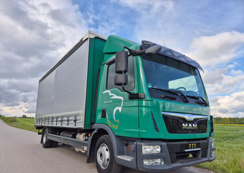 MAN TGL 12.250 6.2m AUTOMAT KLIMA z Niemiec ESP nowe opony EURO 6 / 4.75 rozstaw / zawiesie na wózek widłowy / TOP STAN / okazja nauka jazdy MOŻLIWOŚĆ DOSTOSOWANIA 12t - Ponyvás teherautó: 1 kép. MAN TGL 12.250 6.2m AUTOMAT KLIMA z Niemiec ESP nowe opony EURO 6 / 4.75 rozstaw / zawiesie na wózek widłowy / TOP STAN / okazja nauka jazdy MOŻLIWOŚĆ DOSTOSOWANIA 12t - Ponyvás teherautó: 1 kép.