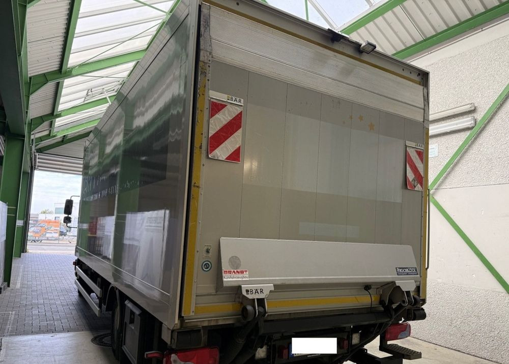 MAN TGL 12.250 6.3m AUTOMAT KLIMA z Niemiec ESP EURO 6 / 4.3 rozstaw / Chlodnia FRIGOBLOCK / TOP STAN / okazja nauka jazdy MOŻLIWOŚĆ DOSTOSOWANIA 12t - Hűtős teherautó: 4 kép. MAN TGL 12.250 6.3m AUTOMAT KLIMA z Niemiec ESP EURO 6 / 4.3 rozstaw / Chlodnia FRIGOBLOCK / TOP STAN / okazja nauka jazdy MOŻLIWOŚĆ DOSTOSOWANIA 12t - Hűtős teherautó: 4 kép.