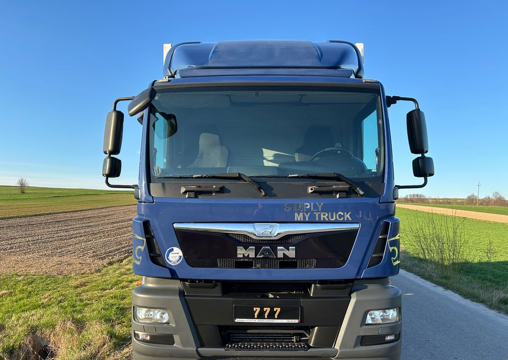 MAN TGM 18.250 Carrier 1950 D/E z Holandii / TOP STAN / 7.44m / 18 palet / winda + drzwi + drzwi boczne / OKAZJA - Hűtős teherautó: 2 kép. MAN TGM 18.250 Carrier 1950 D/E z Holandii / TOP STAN / 7.44m / 18 palet / winda + drzwi + drzwi boczne / OKAZJA - Hűtős teherautó: 2 kép.