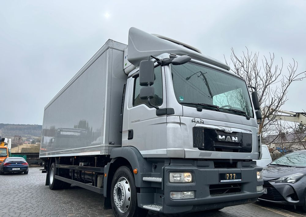 MAN TGM 18.290 TK 1200 R Spectrum THERMO King z Niemiec 8m / 20 palet / winda Klima / OKAZJA - Hűtős teherautó: 3 kép. MAN TGM 18.290 TK 1200 R Spectrum THERMO King z Niemiec 8m / 20 palet / winda Klima / OKAZJA - Hűtős teherautó: 3 kép.