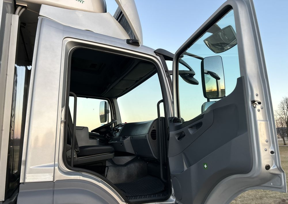 Mercedes-Benz Axor 1824 237000km !! TOP 8m 20 palet / z Niemiec / Euro 5 ! / agregat Carrier Supra 950 - Hűtős teherautó: 5 kép. Mercedes-Benz Axor 1824 237000km !! TOP 8m 20 palet / z Niemiec / Euro 5 ! / agregat Carrier Supra 950 - Hűtős teherautó: 5 kép.