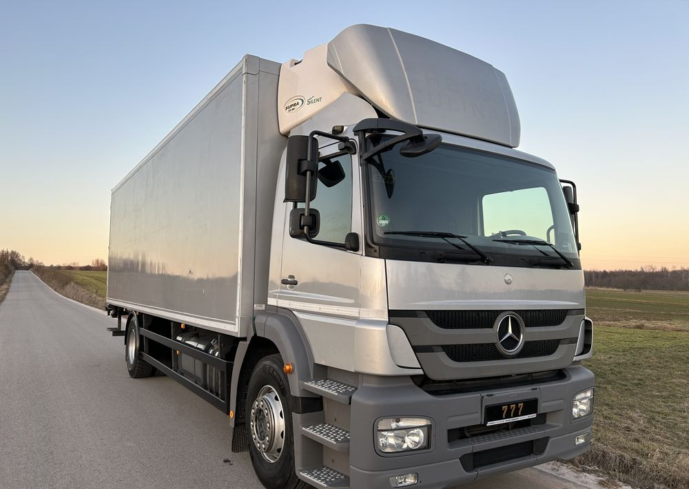 Mercedes-Benz Axor 1824 237000km !! TOP 8m 20 palet / z Niemiec / Euro 5 ! / agregat Carrier Supra 950 - Hűtős teherautó: 3 kép. Mercedes-Benz Axor 1824 237000km !! TOP 8m 20 palet / z Niemiec / Euro 5 ! / agregat Carrier Supra 950 - Hűtős teherautó: 3 kép.