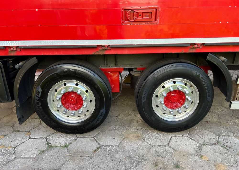 Schmitz Cargobull 7.7m OCYNK OSIE MERCEDES ALUFELGI KONTENER TANDEM NAPOJÓWKA OTWIERANY BOK DO NAPOJÓW STAN BDB - Félpótkocsi italszállító: 5 kép. Schmitz Cargobull 7.7m OCYNK OSIE MERCEDES ALUFELGI KONTENER TANDEM NAPOJÓWKA OTWIERANY BOK DO NAPOJÓW STAN BDB - Félpótkocsi italszállító: 5 kép.