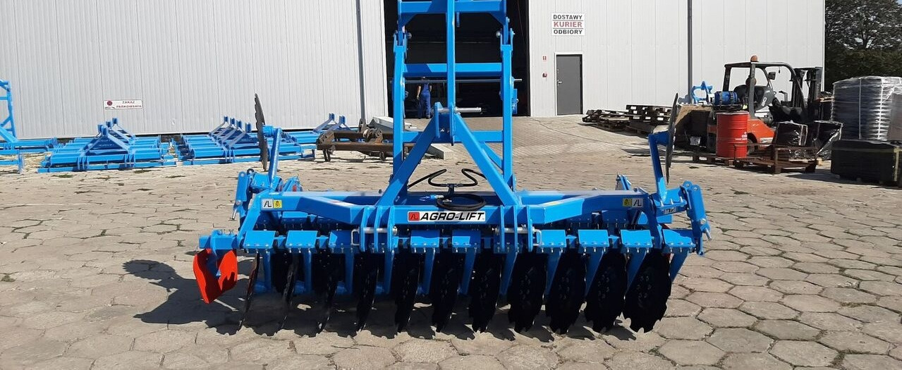 Agro-Lift Agripack AT - Tárcsás borona: 2 kép. Agro-Lift Agripack AT - Tárcsás borona: 2 kép.