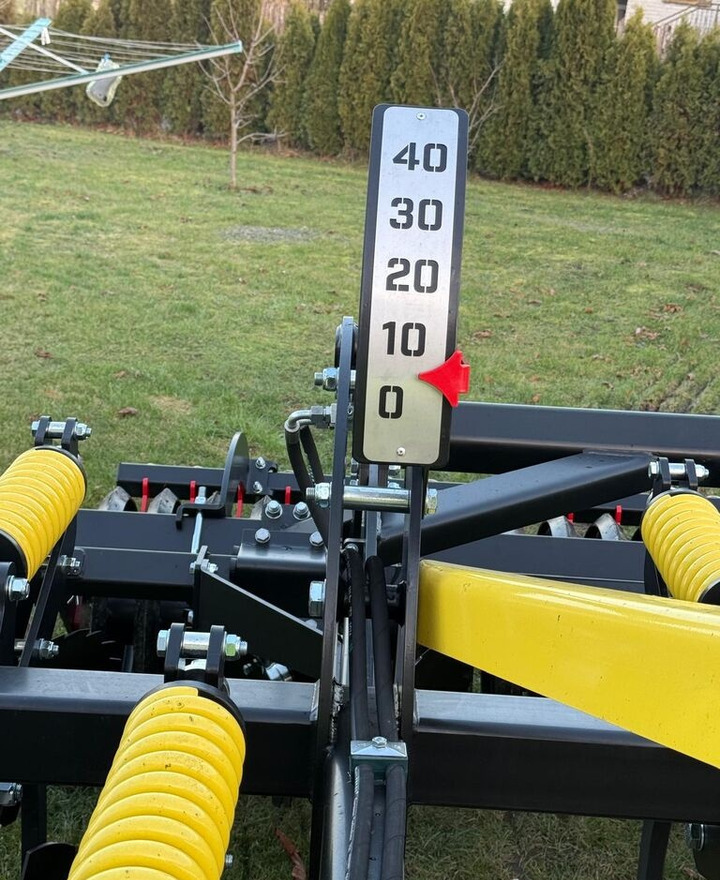 Agro-Lift New Agregat Bezorkowy Ścierniskowy - Kultivátor: 3 kép. Agro-Lift New Agregat Bezorkowy Ścierniskowy - Kultivátor: 3 kép.