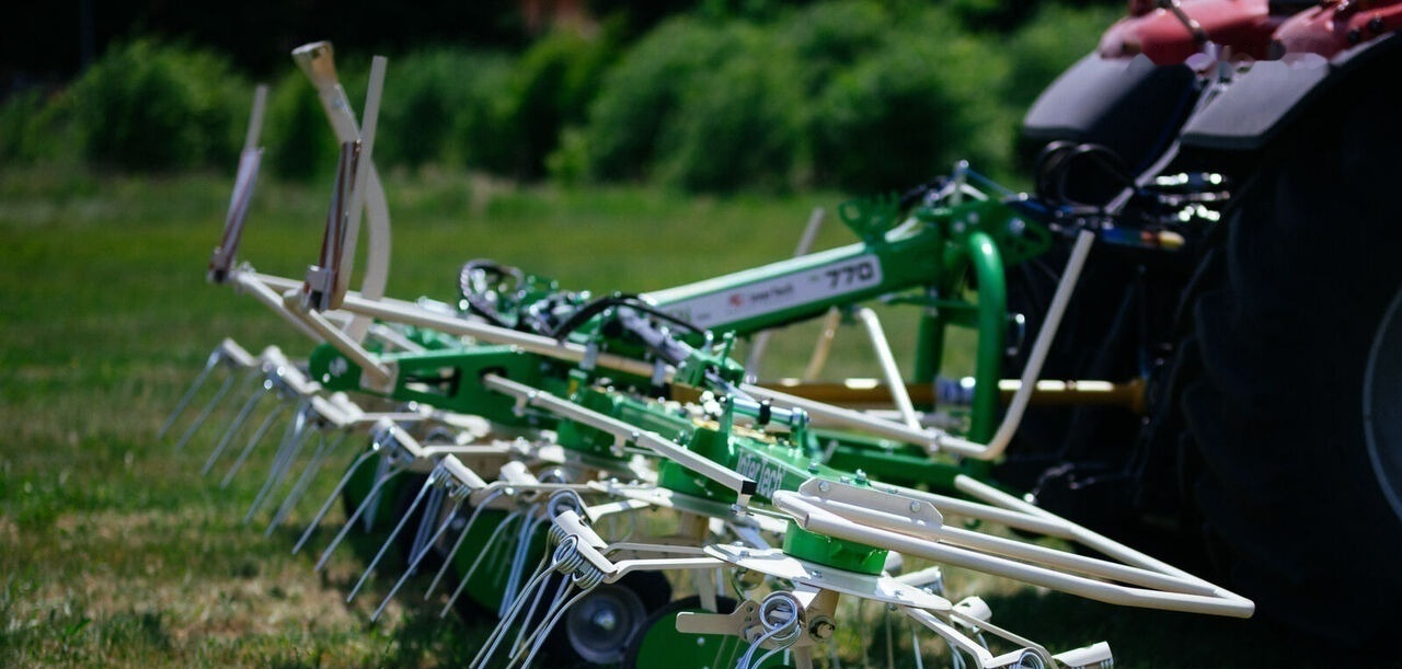 Inter-Tech ZKP - 4.60m - Szénaforgató: 2 kép. Inter-Tech ZKP - 4.60m - Szénaforgató: 2 kép.