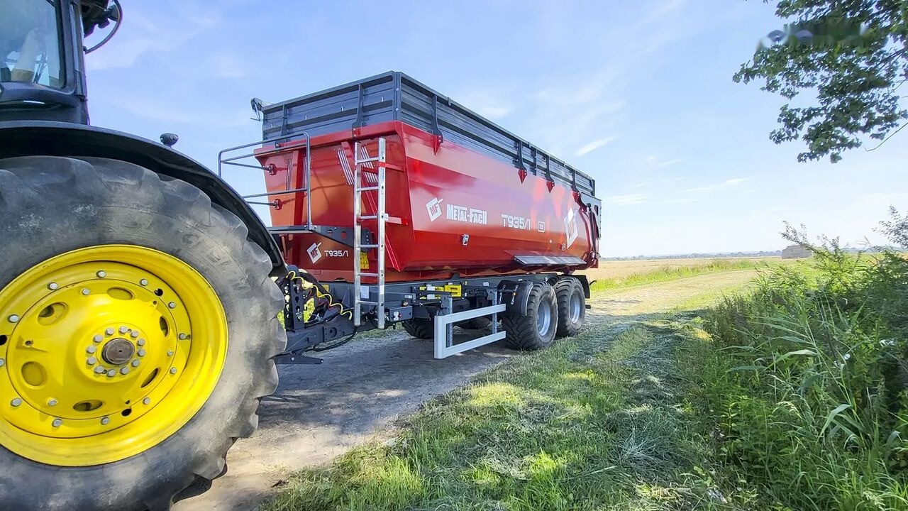 Metal-Fach Przyczepa skorupowa tandem T935/1 – 18t - Mezőgazdasági pótkocsi: 5 kép. Metal-Fach Przyczepa skorupowa tandem T935/1 – 18t - Mezőgazdasági pótkocsi: 5 kép.