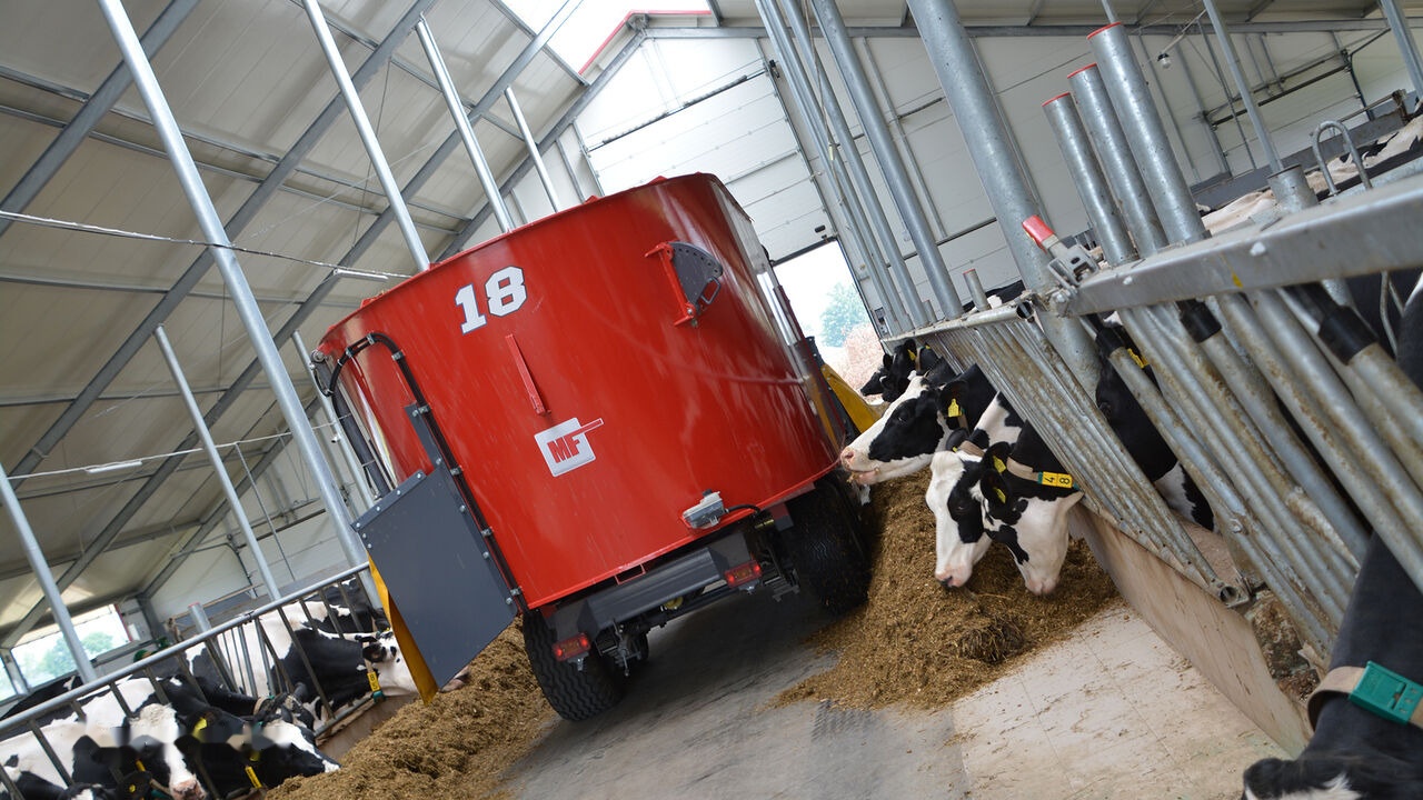 Metal-Fach T659 - BELMIX - Etetőkocsi: 1 kép. Metal-Fach T659 - BELMIX - Etetőkocsi: 1 kép.