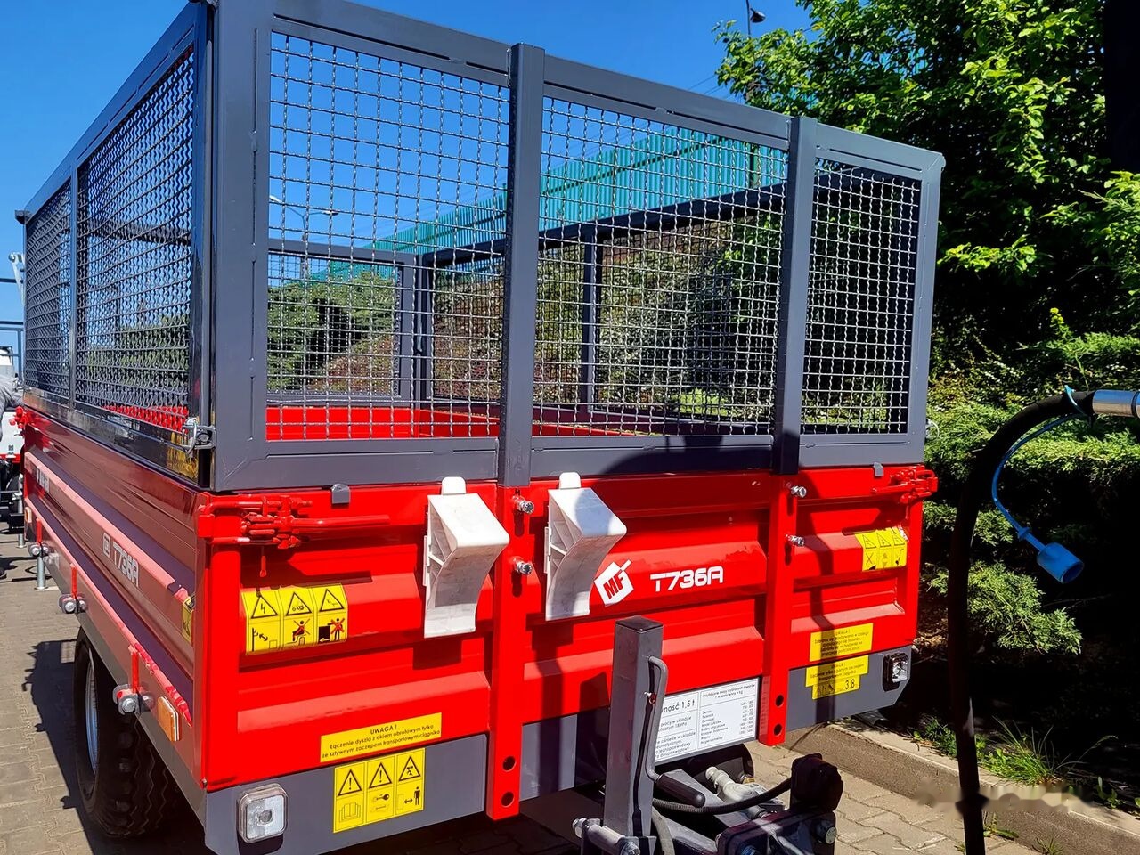 Metal-Fach T735A – 2,5t - Mezőgazdasági pótkocsi: 1 kép. Metal-Fach T735A – 2,5t - Mezőgazdasági pótkocsi: 1 kép.