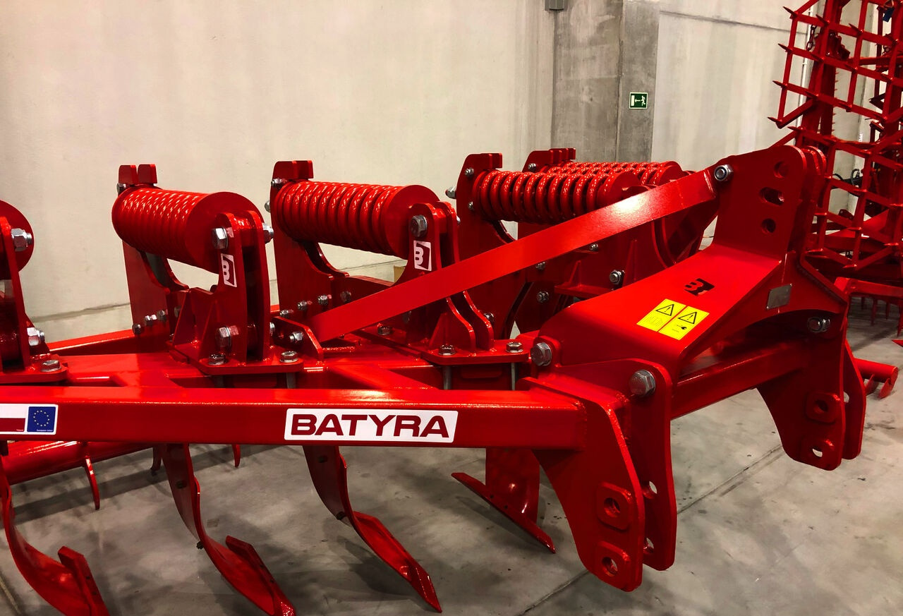 New Batyra Digger Michel lízing New Batyra Digger Michel: 8 kép.