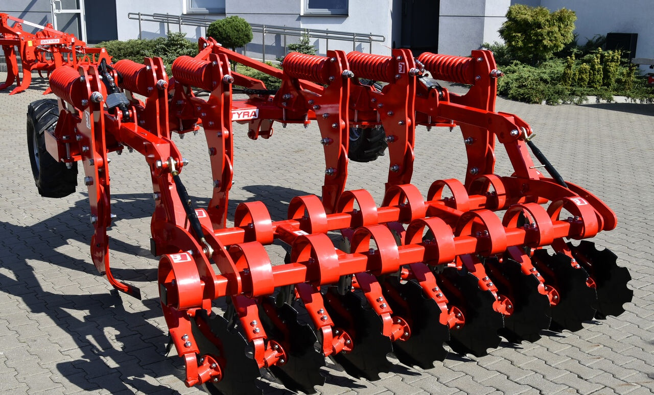 New Batyra Digger Michel - Talajlazító: 3 kép. New Batyra Digger Michel - Talajlazító: 3 kép.