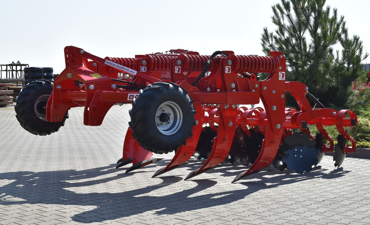 New Batyra Digger Michel - Talajlazító: 3 kép. New Batyra Digger Michel - Talajlazító: 3 kép.