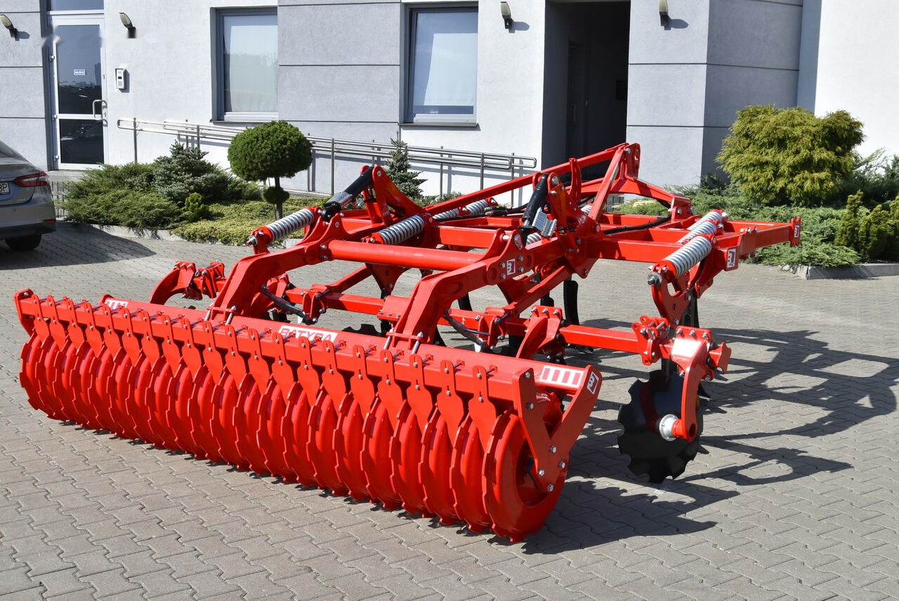 New Batyra, Select bezorkowy 3,0m - Talajművelő gep: 1 kép. New Batyra, Select bezorkowy 3,0m - Talajművelő gep: 1 kép.