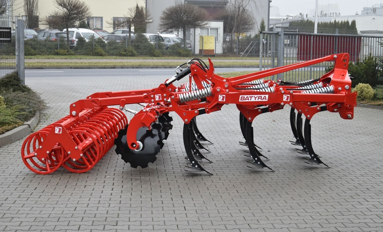 New Batyra, Select bezorkowy 3,0m - Talajművelő gep: 3 kép. New Batyra, Select bezorkowy 3,0m - Talajművelő gep: 3 kép.