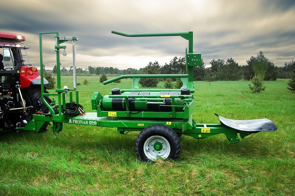 Új Bálacsomagoló Pronar Z245: 1 kép.