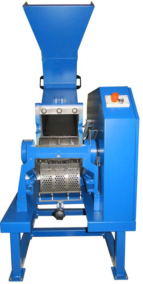 Labor SCHNEIDMÜHLE CM 3 - Ipari aprítógép: 2 kép. Labor SCHNEIDMÜHLE CM 3 - Ipari aprítógép: 2 kép.