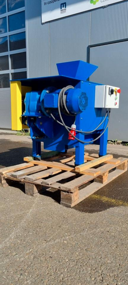 Labor WALZENBRECHER RC 200 - Törőgép: 2 kép. Labor WALZENBRECHER RC 200 - Törőgép: 2 kép.