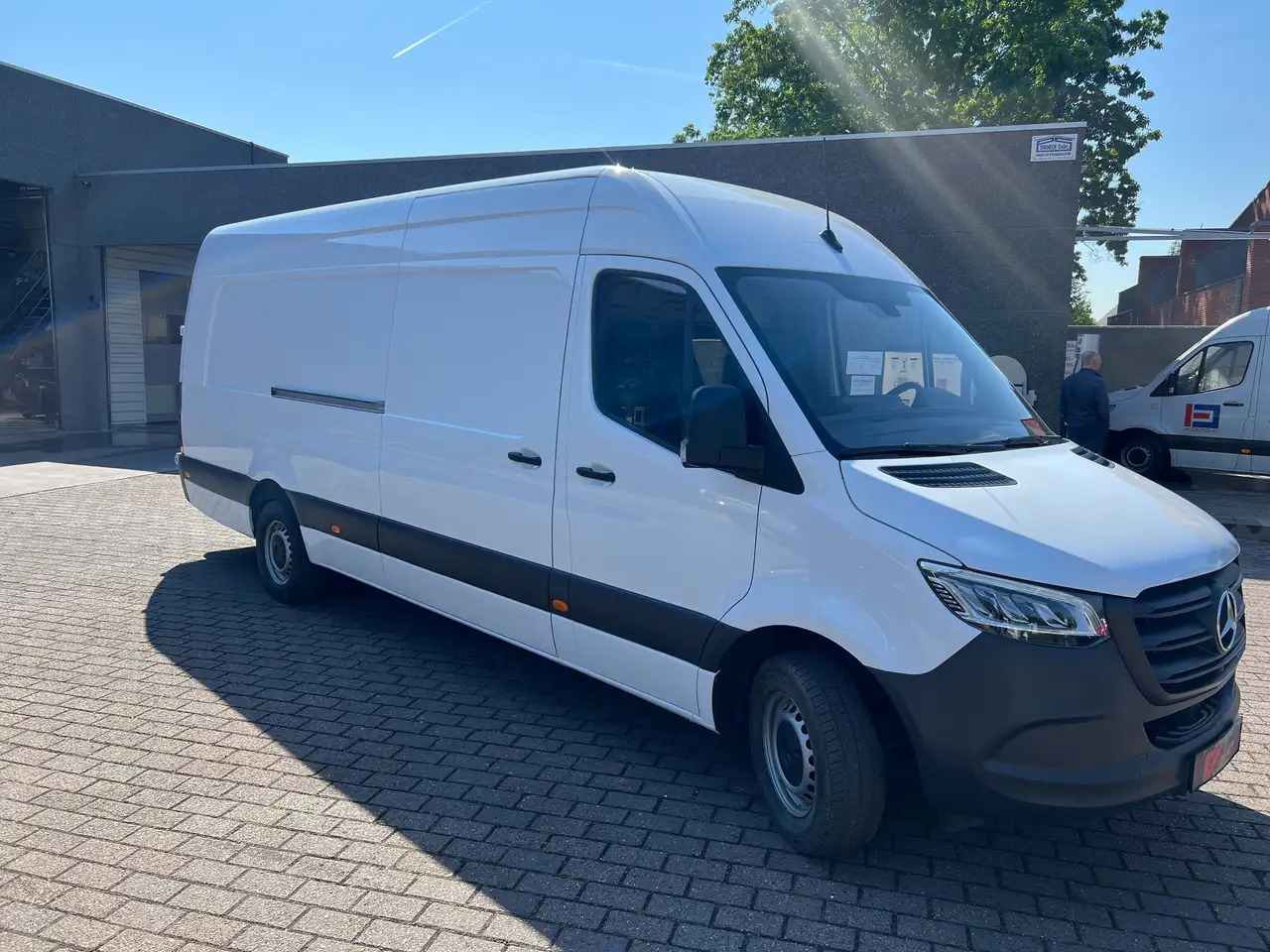 Mercedes-Benz Sprinter 314 L4H2 (31.500€ex)NAVI CAMERA 360° COMFORT - Furgon: 2 kép. Mercedes-Benz Sprinter 314 L4H2 (31.500€ex)NAVI CAMERA 360° COMFORT - Furgon: 2 kép.