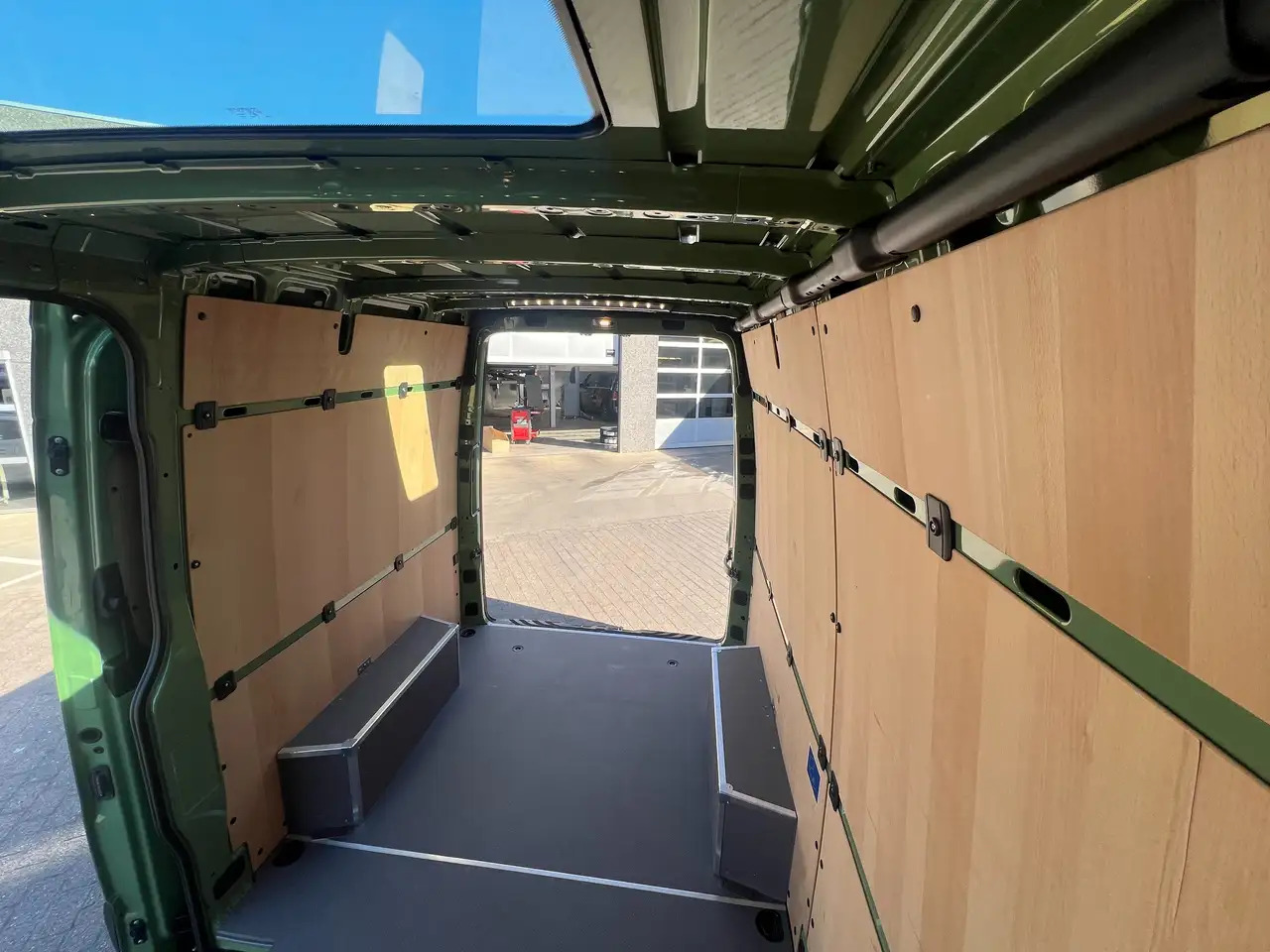 Furgon Mercedes-Benz Sprinter 319 L2H2 AWD (58.500€ex) 360CAMERA|4X4|2.8t Sle: 9 kép.