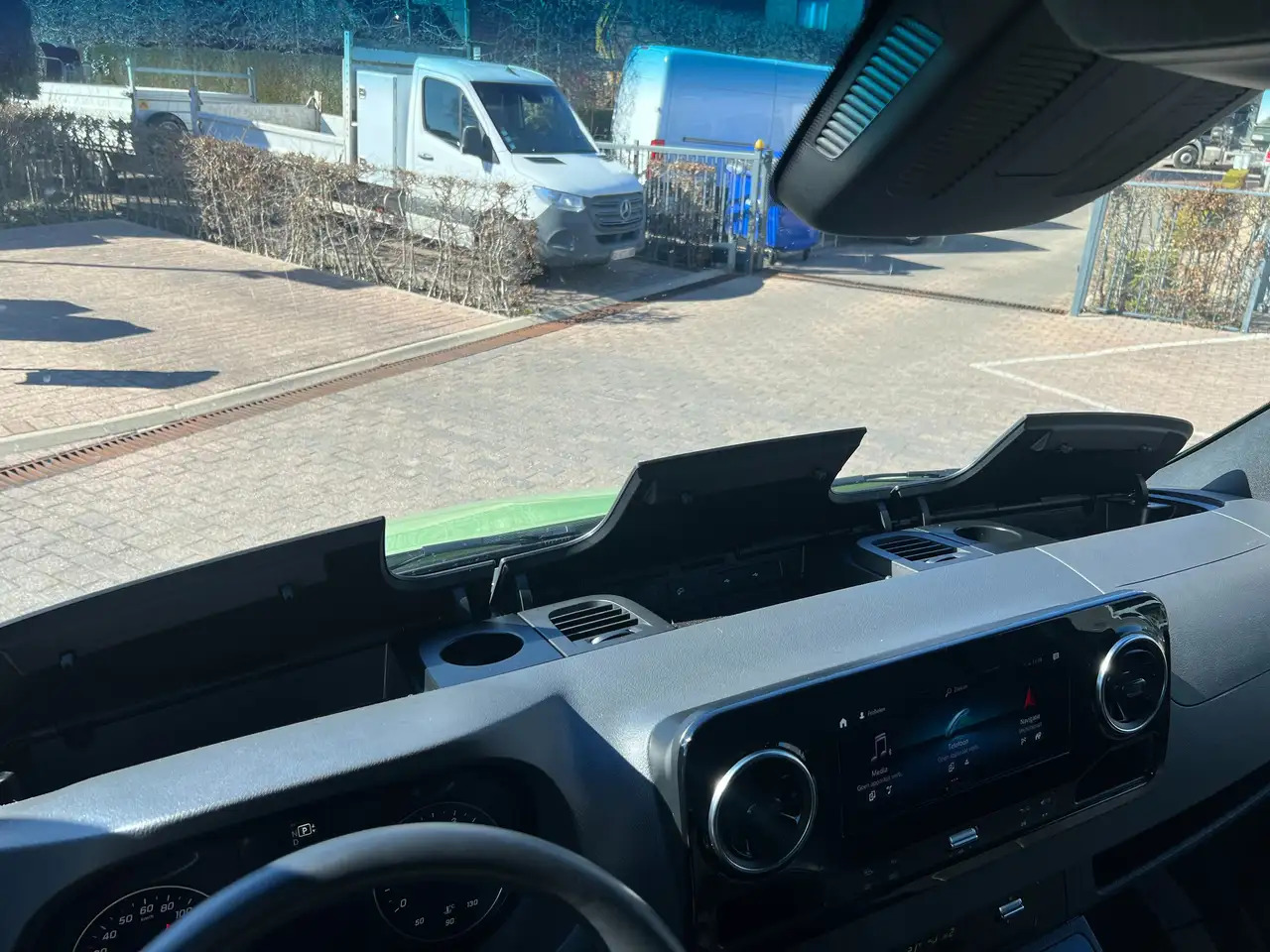 Furgon Mercedes-Benz Sprinter 319 L2H2 AWD (58.500€ex) 360CAMERA|4X4|2.8t Sle: 27 kép.