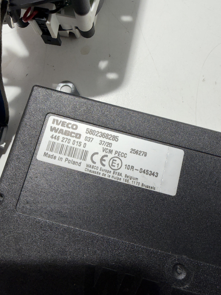 Iveco S-Way LNG CNG - Elektromos rendszer: 5 kép. Iveco S-Way LNG CNG - Elektromos rendszer: 5 kép.