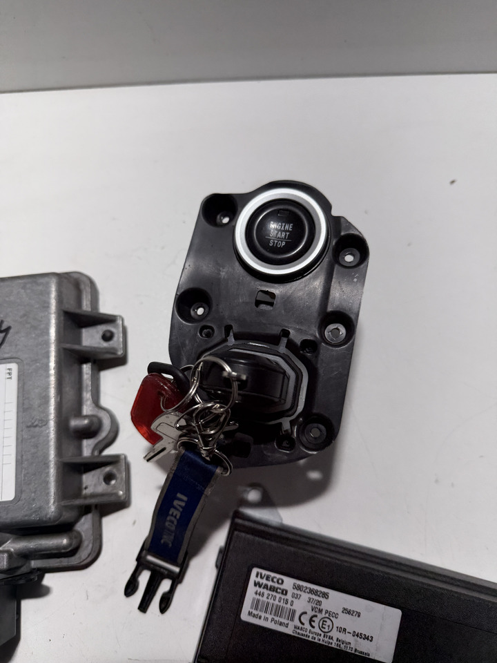 Iveco S-Way LNG CNG - Elektromos rendszer: 4 kép. Iveco S-Way LNG CNG - Elektromos rendszer: 4 kép.