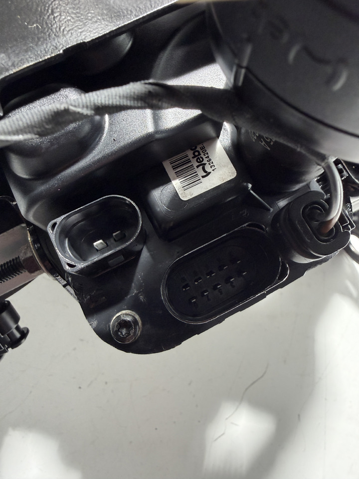 Iveco S-Way - Fűtés/ Szellőzés gep: 4 kép. Iveco S-Way - Fűtés/ Szellőzés gep: 4 kép.