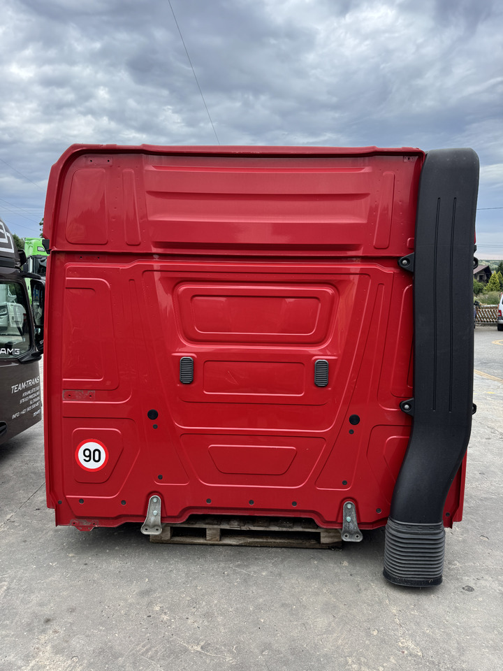 Mercedes-Benz ACTROS MP 4 2018 ROK truck - Fülke - Teherautó: 5 kép. Mercedes-Benz ACTROS MP 4 2018 ROK truck - Fülke - Teherautó: 5 kép.