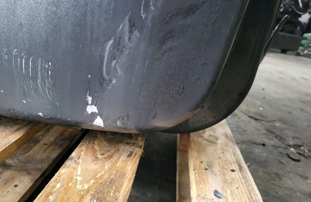 Scania 320L 1888934 Scania 320L 1888934 truck - Üzemanyag tartály - Teherautó: 2 kép. Scania 320L 1888934 Scania 320L 1888934 truck - Üzemanyag tartály - Teherautó: 2 kép.