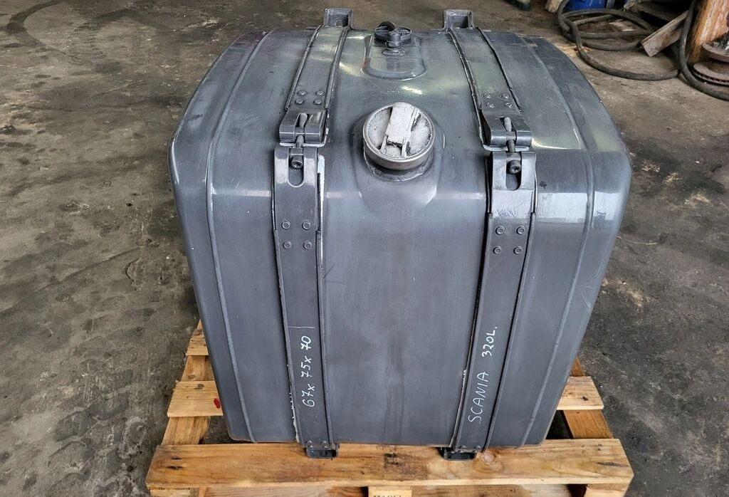 Scania 320L 1888934 Scania 320L 1888934 truck - Üzemanyag tartály - Teherautó: 4 kép. Scania 320L 1888934 Scania 320L 1888934 truck - Üzemanyag tartály - Teherautó: 4 kép.