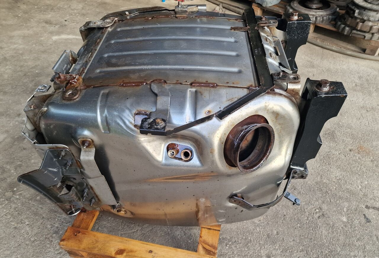 Scania Katalizator DPF R XPI Euro 6 DC13 2164453 2158333 Scania R XPI 410 Euro 6 DC13 2164453 2158333 truck - Hangtompító - Teherautó: 1 kép. Scania Katalizator DPF R XPI Euro 6 DC13 2164453 2158333 Scania R XPI 410 Euro 6 DC13 2164453 2158333 truck - Hangtompító - Teherautó: 1 kép.