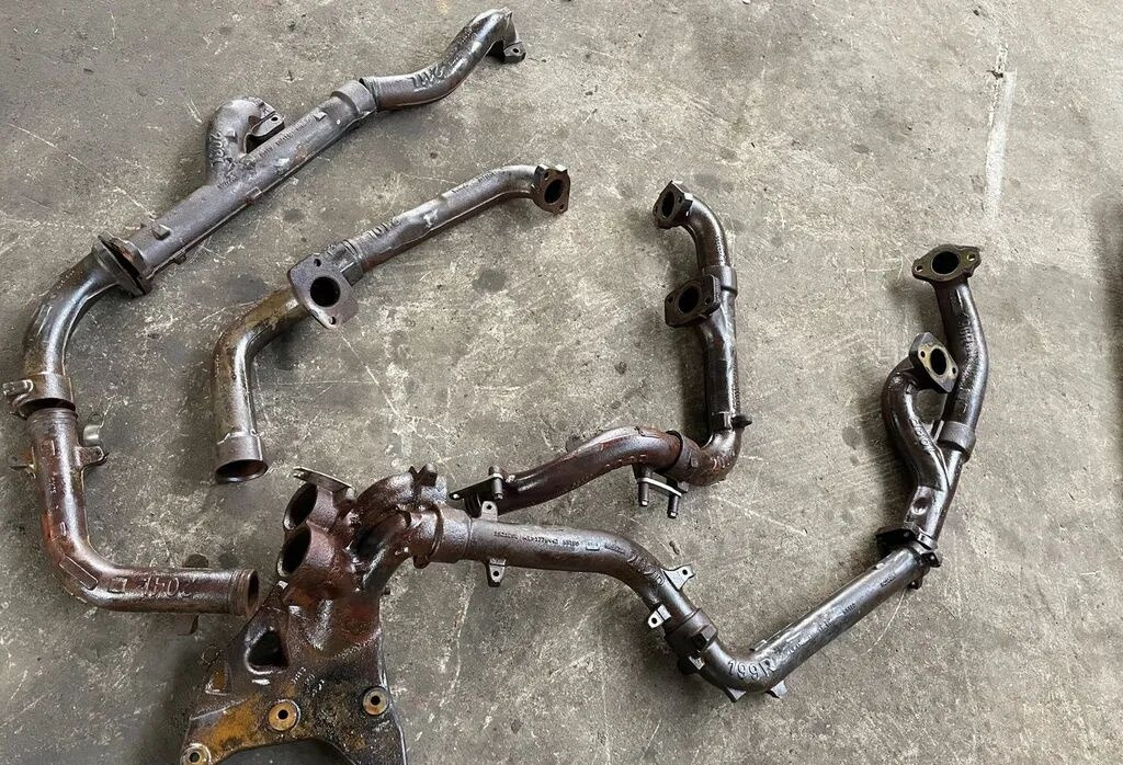 Scania R 730 V8 1906965 Scania R 730 V8 1906965 truck - Kipufogó leömlő - Teherautó: 1 kép. Scania R 730 V8 1906965 Scania R 730 V8 1906965 truck - Kipufogó leömlő - Teherautó: 1 kép.