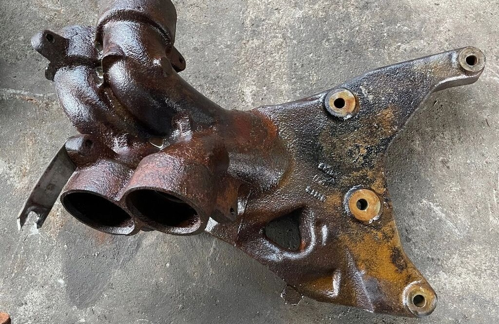 Scania R 730 V8 1906965 Scania R 730 V8 1906965 truck - Kipufogó leömlő - Teherautó: 4 kép. Scania R 730 V8 1906965 Scania R 730 V8 1906965 truck - Kipufogó leömlő - Teherautó: 4 kép.