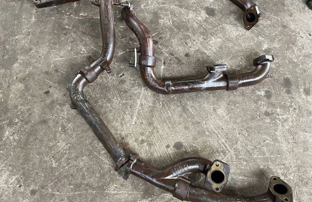 Scania R 730 V8 1906965 Scania R 730 V8 1906965 truck - Kipufogó leömlő - Teherautó: 3 kép. Scania R 730 V8 1906965 Scania R 730 V8 1906965 truck - Kipufogó leömlő - Teherautó: 3 kép.