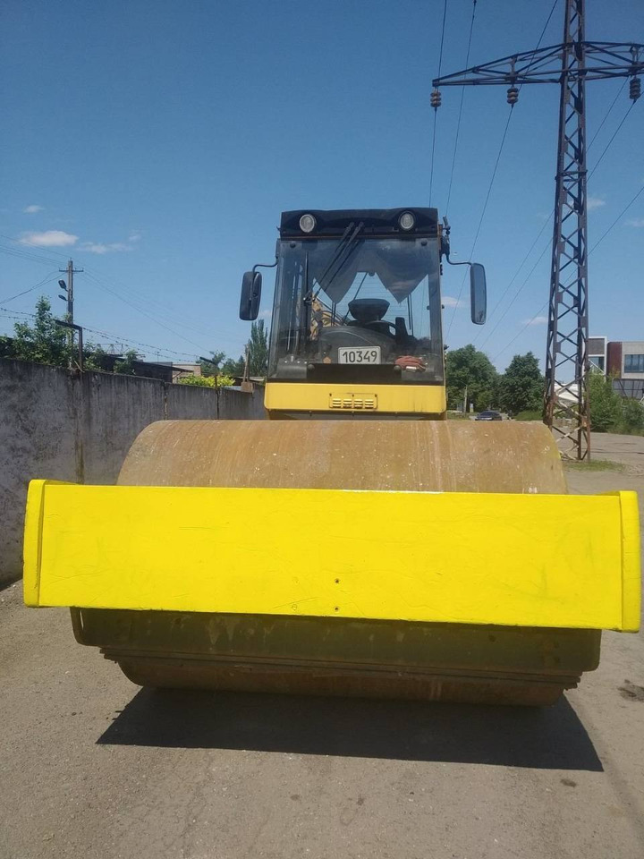 BOMAG BW 213 DH-4 - Talajtömörítő: 5 kép. BOMAG BW 213 DH-4 - Talajtömörítő: 5 kép.