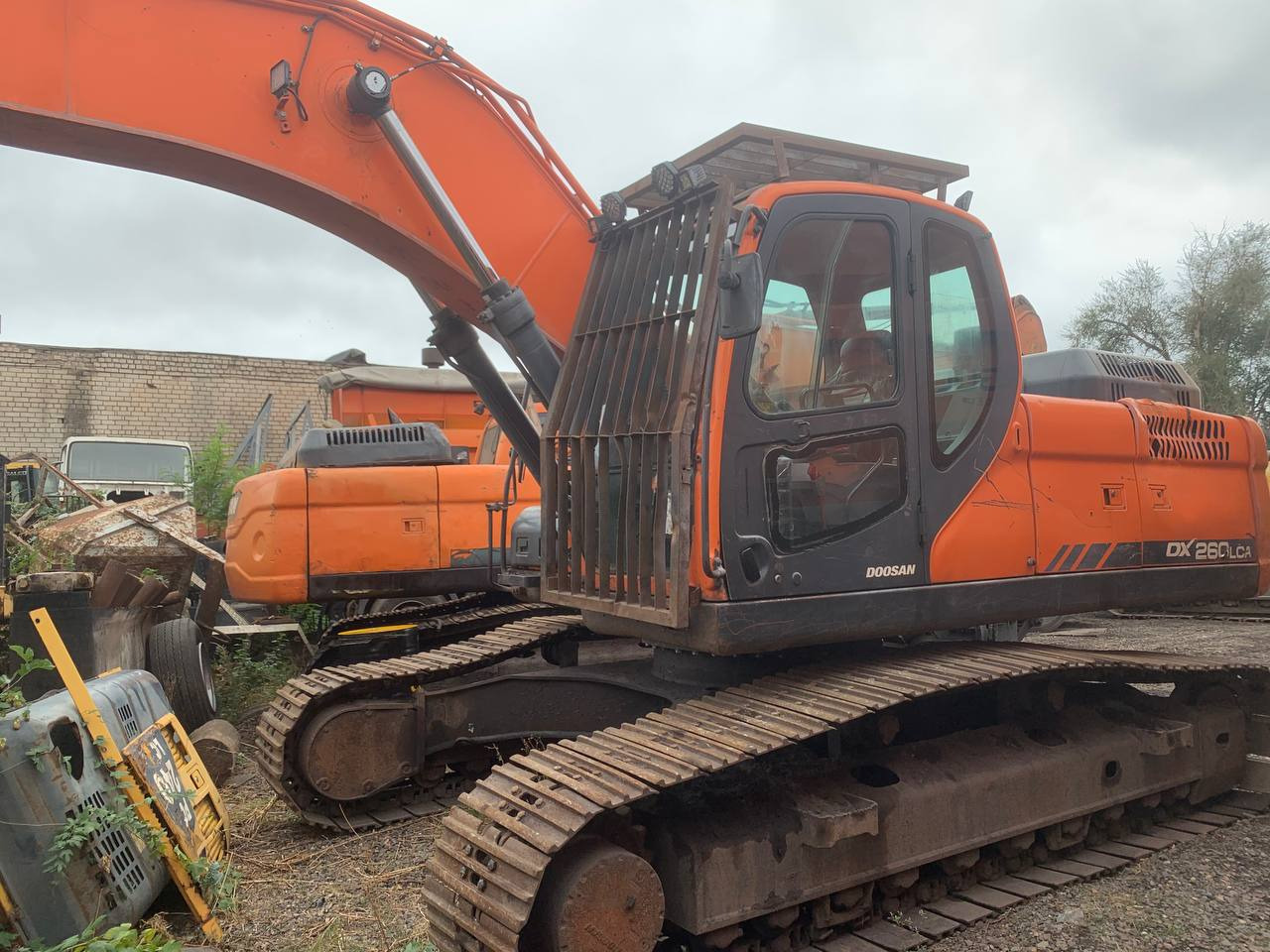 DOOSAN DX 260LCA - Lánctalpas kotró: 1 kép. DOOSAN DX 260LCA - Lánctalpas kotró: 1 kép.