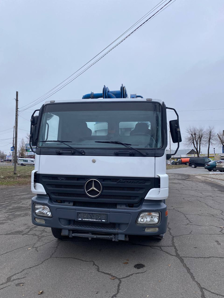 PUTZMEISTER Putzmeister on chassis Mercedes-Benz Actros Putzmeister 42m concrete pump - Betonpumpa: 2 kép. PUTZMEISTER Putzmeister on chassis Mercedes-Benz Actros Putzmeister 42m concrete pump - Betonpumpa: 2 kép.