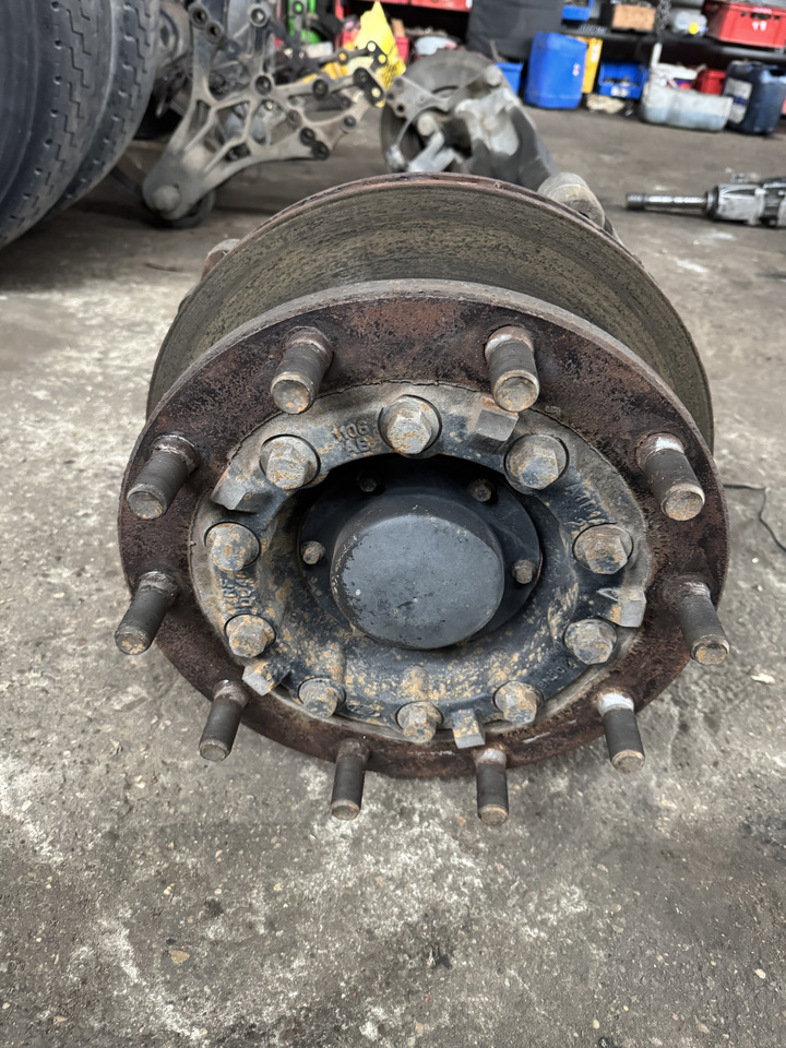 Ford F-Max Cargo - Szabadonfutó agy: 2 kép. Ford F-Max Cargo - Szabadonfutó agy: 2 kép.