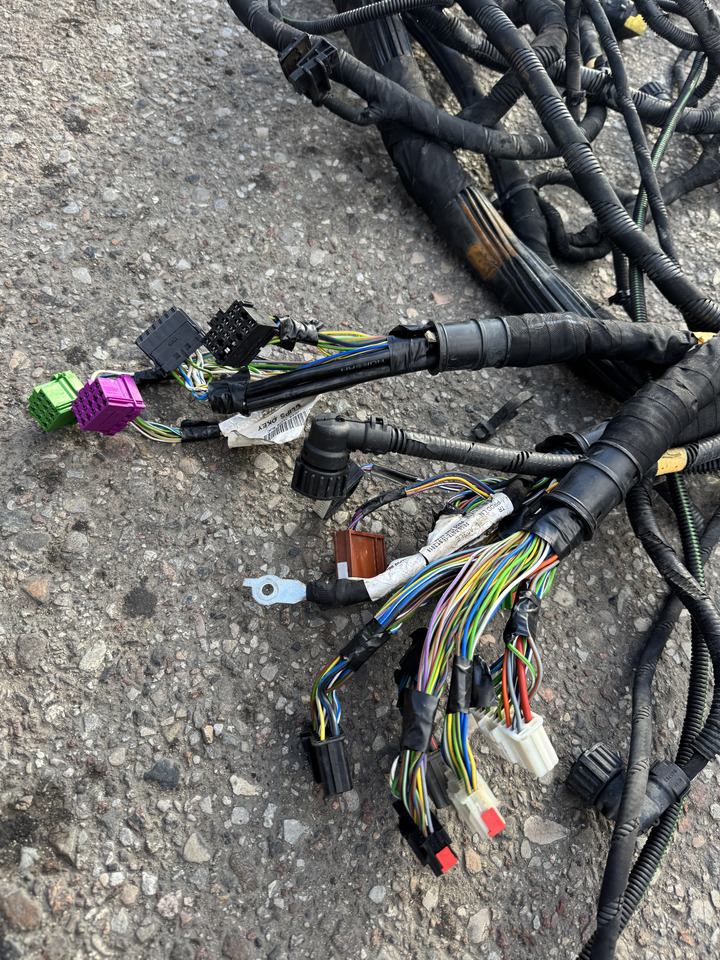 Ford F-Max - Elektromos rendszer: 4 kép. Ford F-Max - Elektromos rendszer: 4 kép.