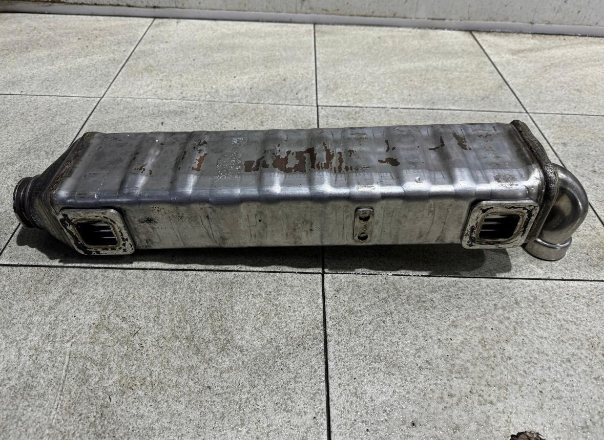 Mercedes-Benz Atego OM 934 E6 - Motor és alkatrészek - Teherautó: 2 kép. Mercedes-Benz Atego OM 934 E6 - Motor és alkatrészek - Teherautó: 2 kép.