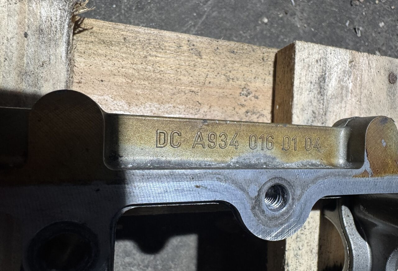 Obudowa Nadstawka Głowicy Klawiatura Mercedes Atego Euro 6 Mercedes-Benz Atego III E6 A9340160104 Mercedes-Benz Atego III E6 - Motor és alkatrészek - Teherautó: 5 kép. Obudowa Nadstawka Głowicy Klawiatura Mercedes Atego Euro 6 Mercedes-Benz Atego III E6 A9340160104 Mercedes-Benz Atego III E6 - Motor és alkatrészek - Teherautó: 5 kép.