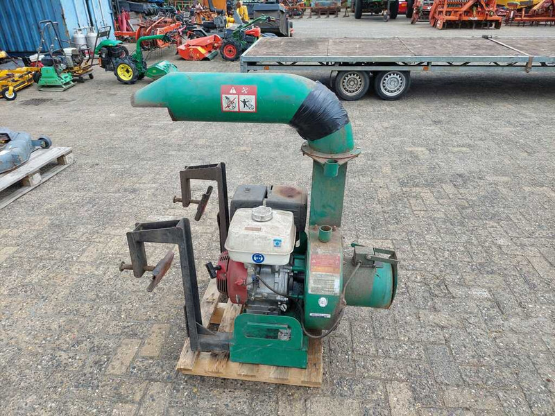 Billy Goat truckloader - Rotációs kapa: 2 kép. Billy Goat truckloader - Rotációs kapa: 2 kép.